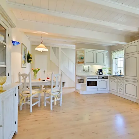 - 8 Apartment Vilmnitz